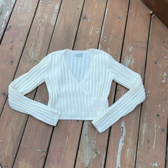 Urban Outfitters Cross Over Ribbed Cropped Sweater - Picture 14 of 14